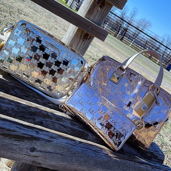 Michael Kors Metallic Edition 2023 - Picture 3 of 3